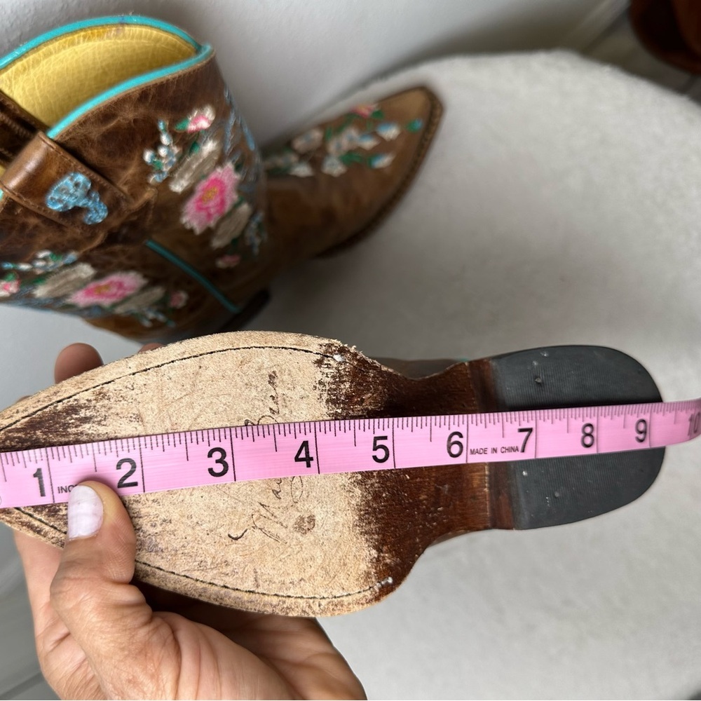 MACIE BEAN WOMEN'S ROSE GARDEN WESTERN BOOTS -
SNIP TOE - Picture 15 of 15